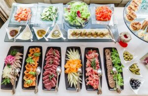 Evde Mükemmel Bir Açık Büfe Nasıl Hazırlanır