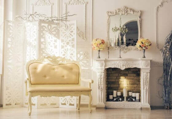 Aynaların ve resimlerin çerçevelenmesi için ahşapiyerin şık kaplamalarını kullanın.