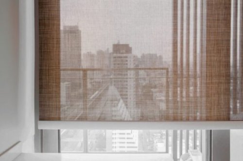 stor perde pencere ışık