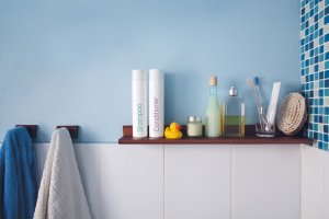 ahşap havluluklu banyo