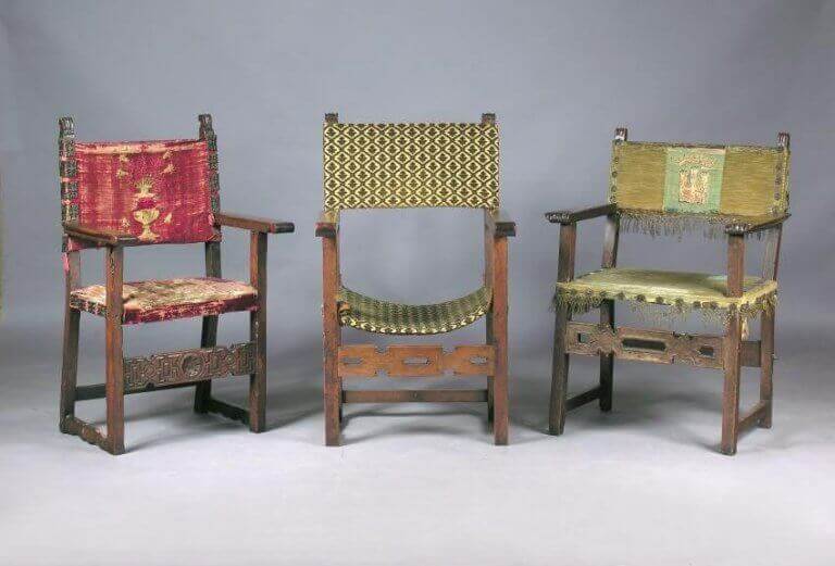 ortaçağ'da sandalyeler