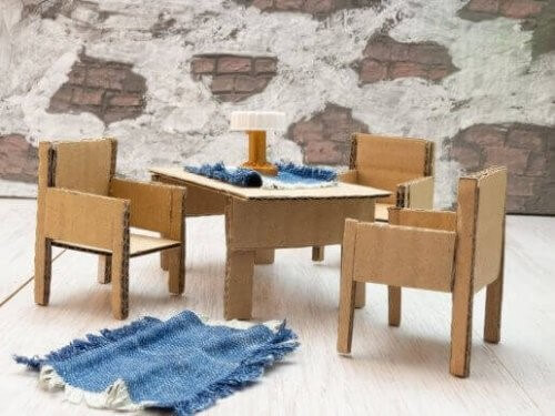 Dekorasyonda Eski Karton Kutular Nasıl Değerlendirilir