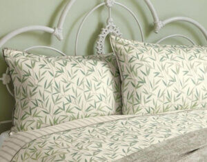 Vintage dekorlar da kullanan Laura Ashley, göz kamaştırıyor