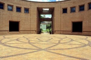 tuğla mimari salmona