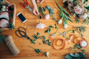 Çiçek Düzenleme: Güzel Buketler Yapmayı Öğrenin