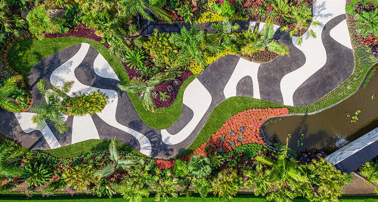 Burle Marx tarafından tasarlanan zebra desenli bahçe