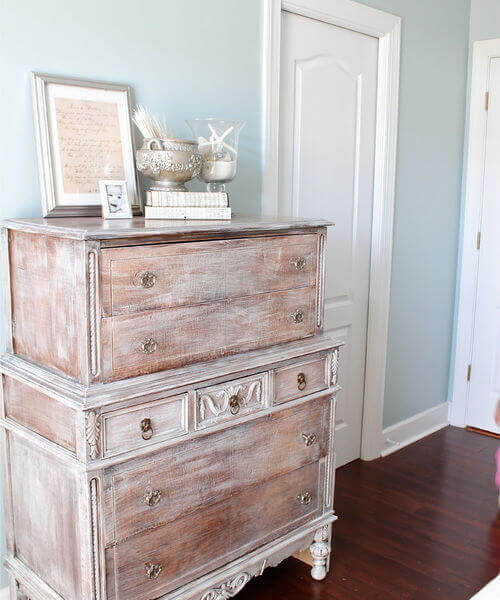 Mobilyada eskimiş ahşap görünümü yaratmak ortama hava katacaktır