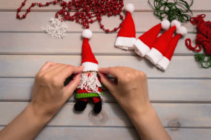 Yağmurlu Bir Öğleden Sonrası İçin Yılbaşı DIY Süslemesi